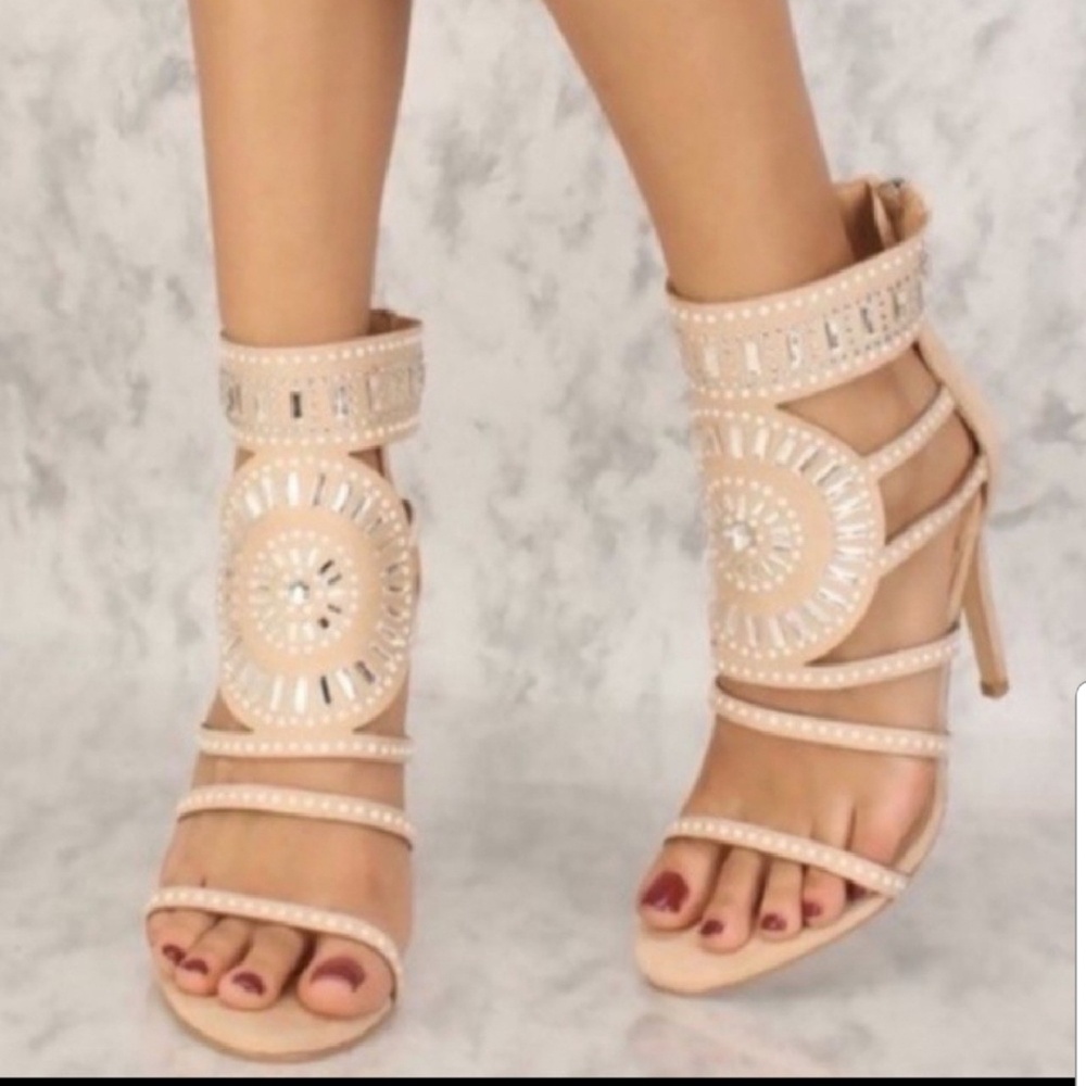 🔥Last One🔥Nude Jewel Heels - Picture 2 of 8